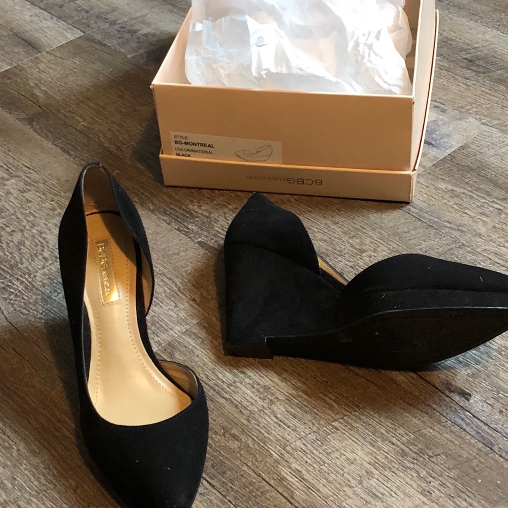 Woman’s size 7 shoes